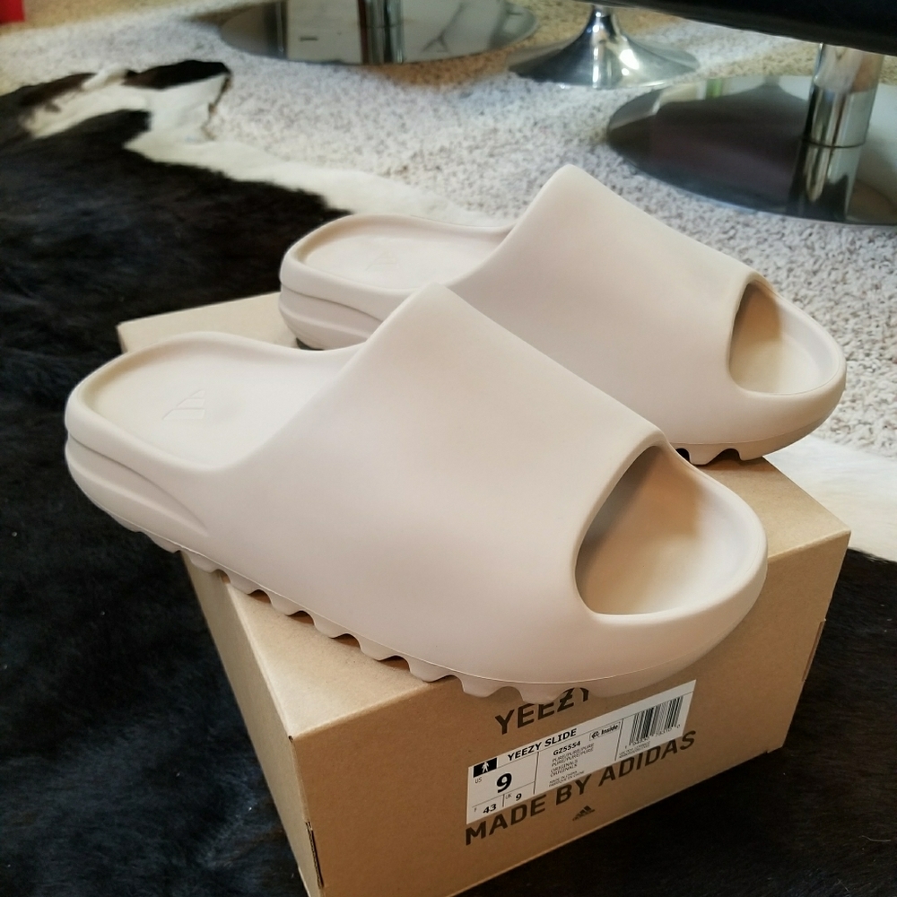 Yeezy Slide Pure Color Size 9